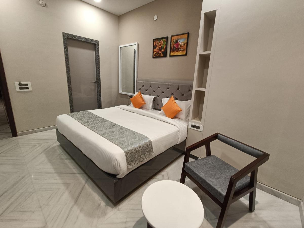 Hotel Shri Anand Dham, Nathdwara - 125 Meters Away From The Temple Exterior foto